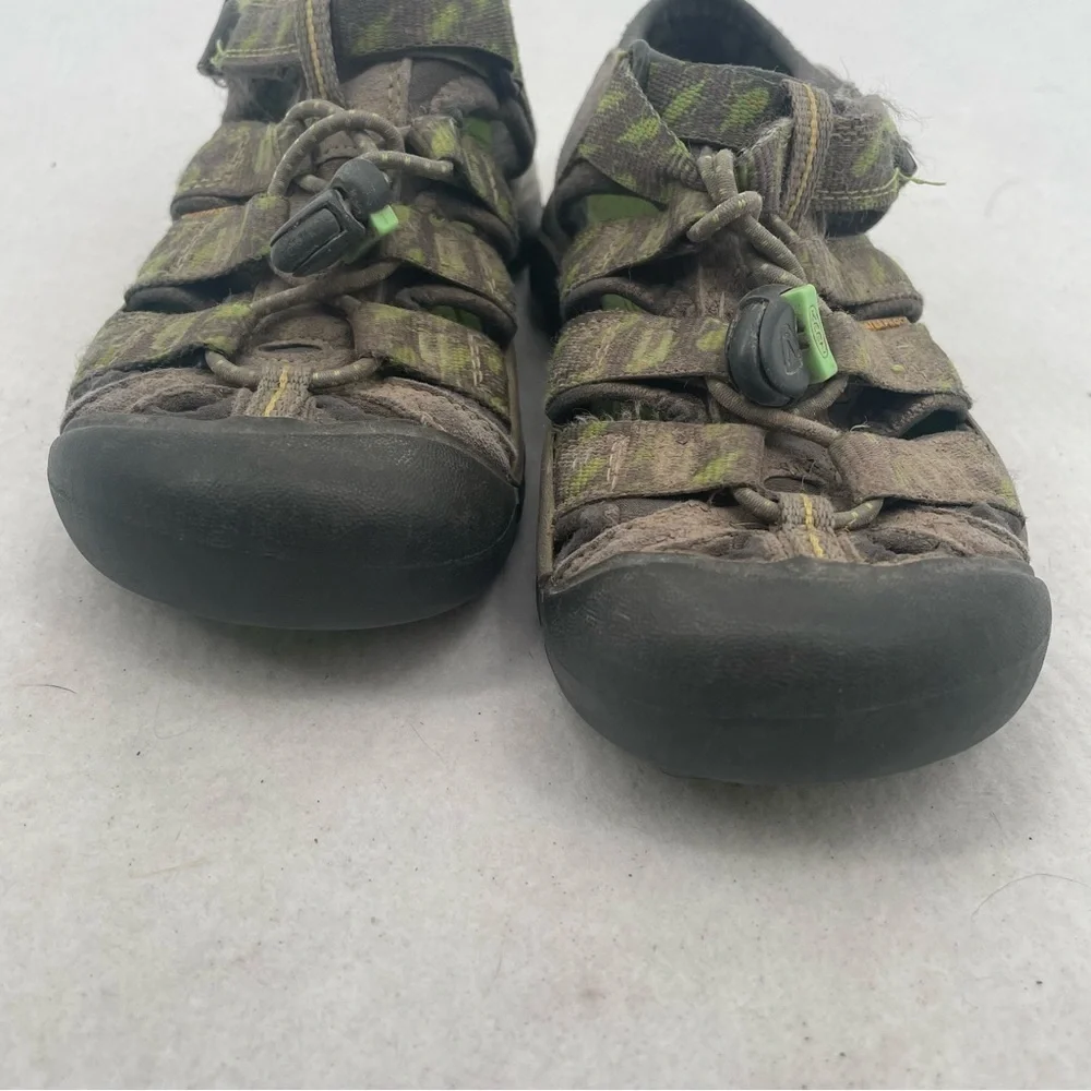 KEEN Boys Newport Waterproof Shoe Sandal Green/Grey size: 13